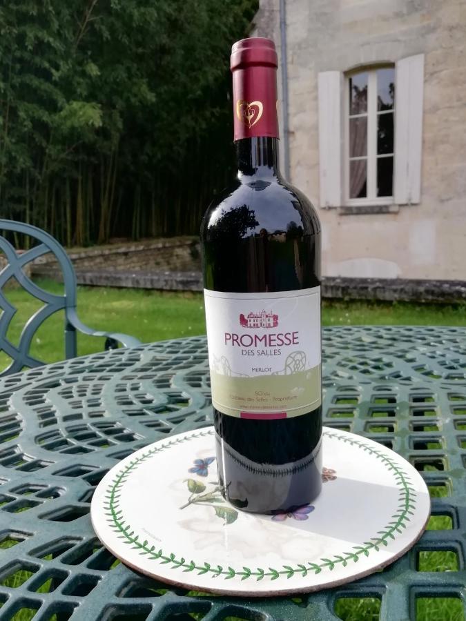 Chateau Des Salles Saint-Fort-sur-Gironde Екстериор снимка