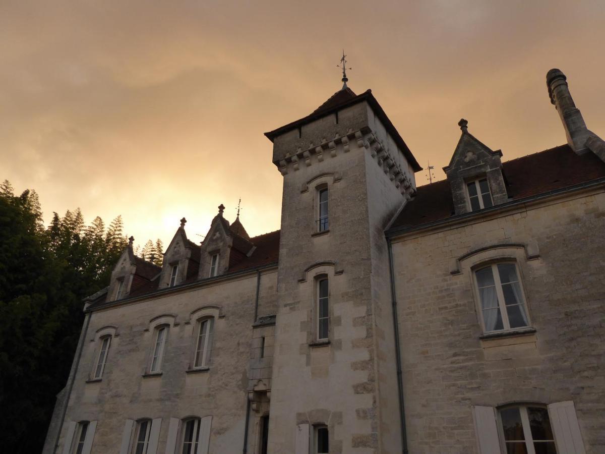 Chateau Des Salles Saint-Fort-sur-Gironde Екстериор снимка