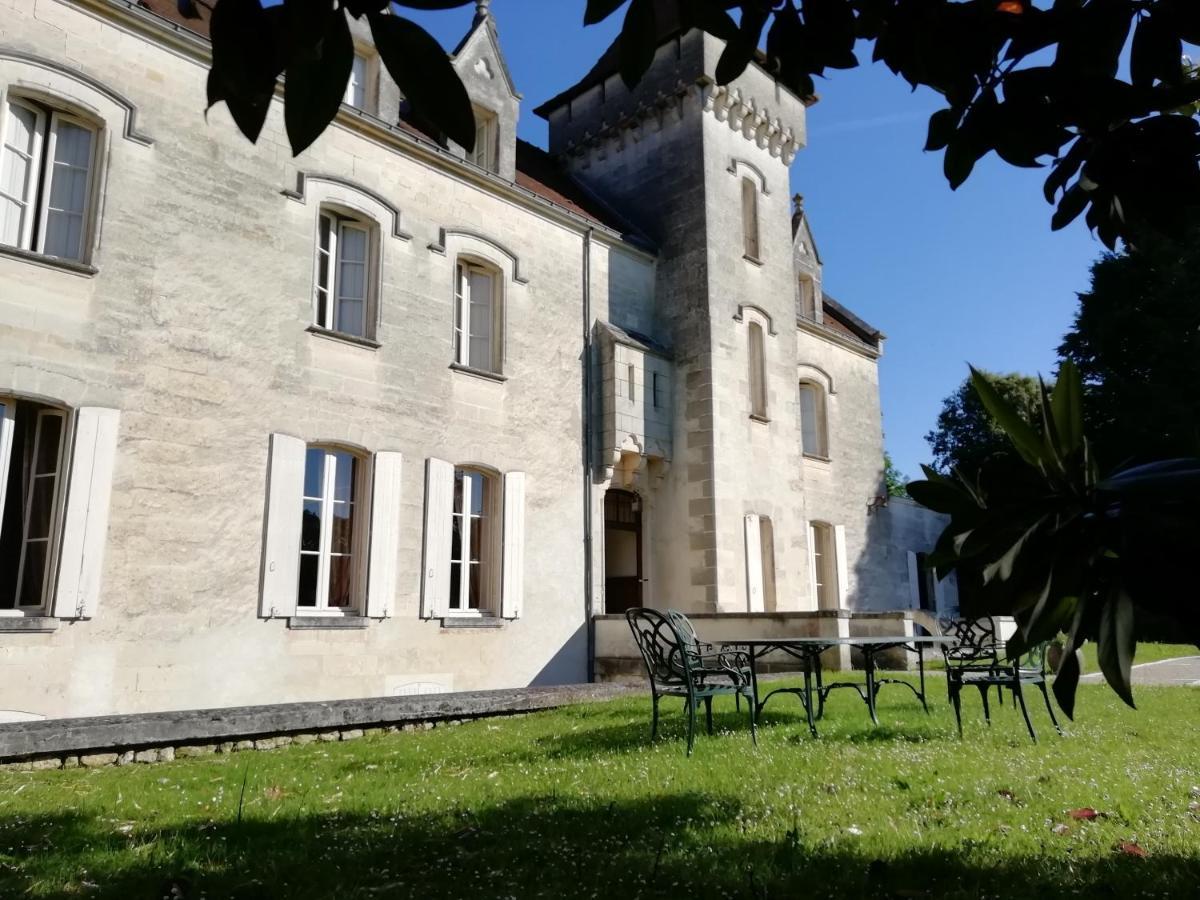 Chateau Des Salles Saint-Fort-sur-Gironde Екстериор снимка
