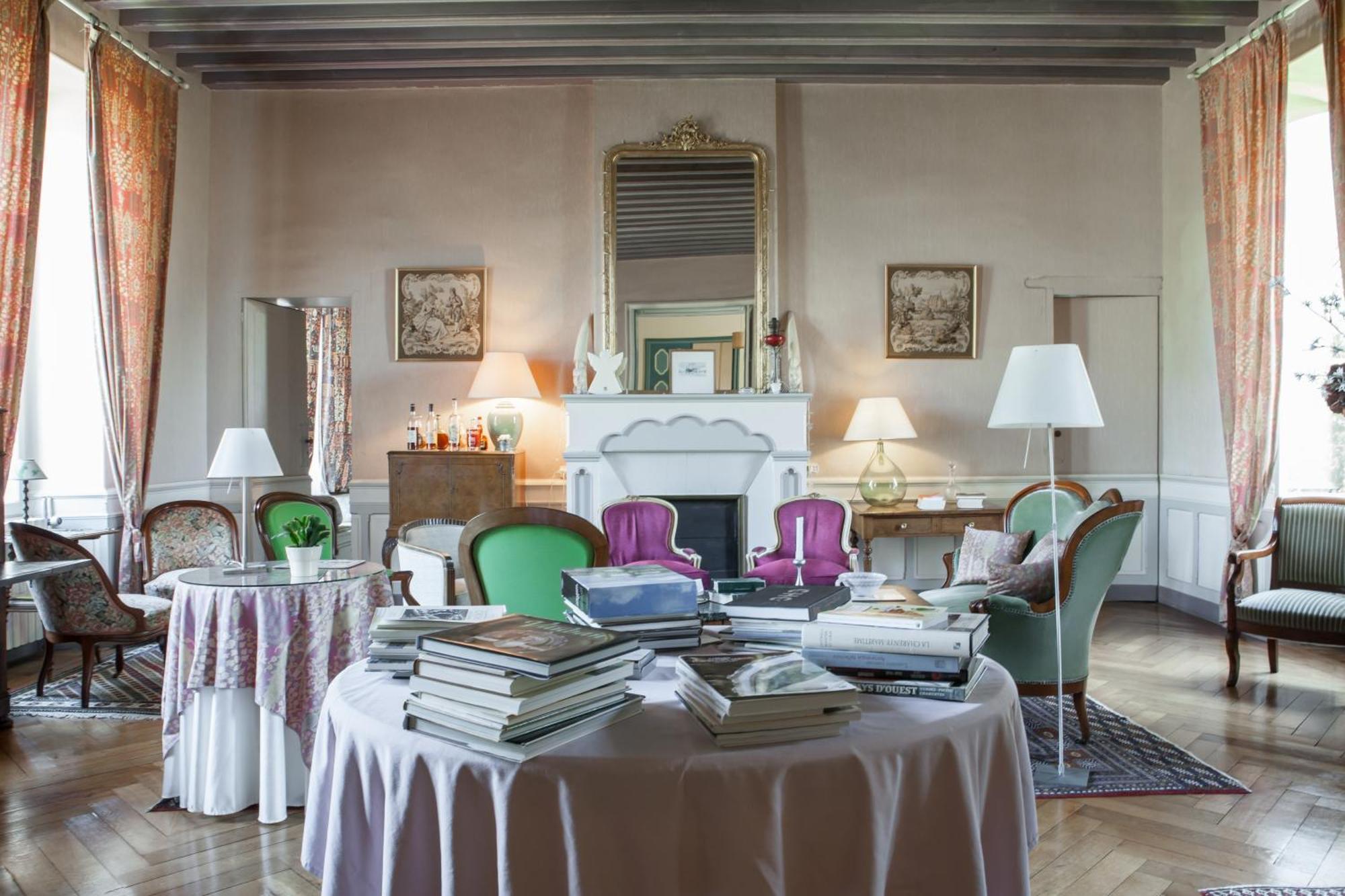 Chateau Des Salles Saint-Fort-sur-Gironde Екстериор снимка
