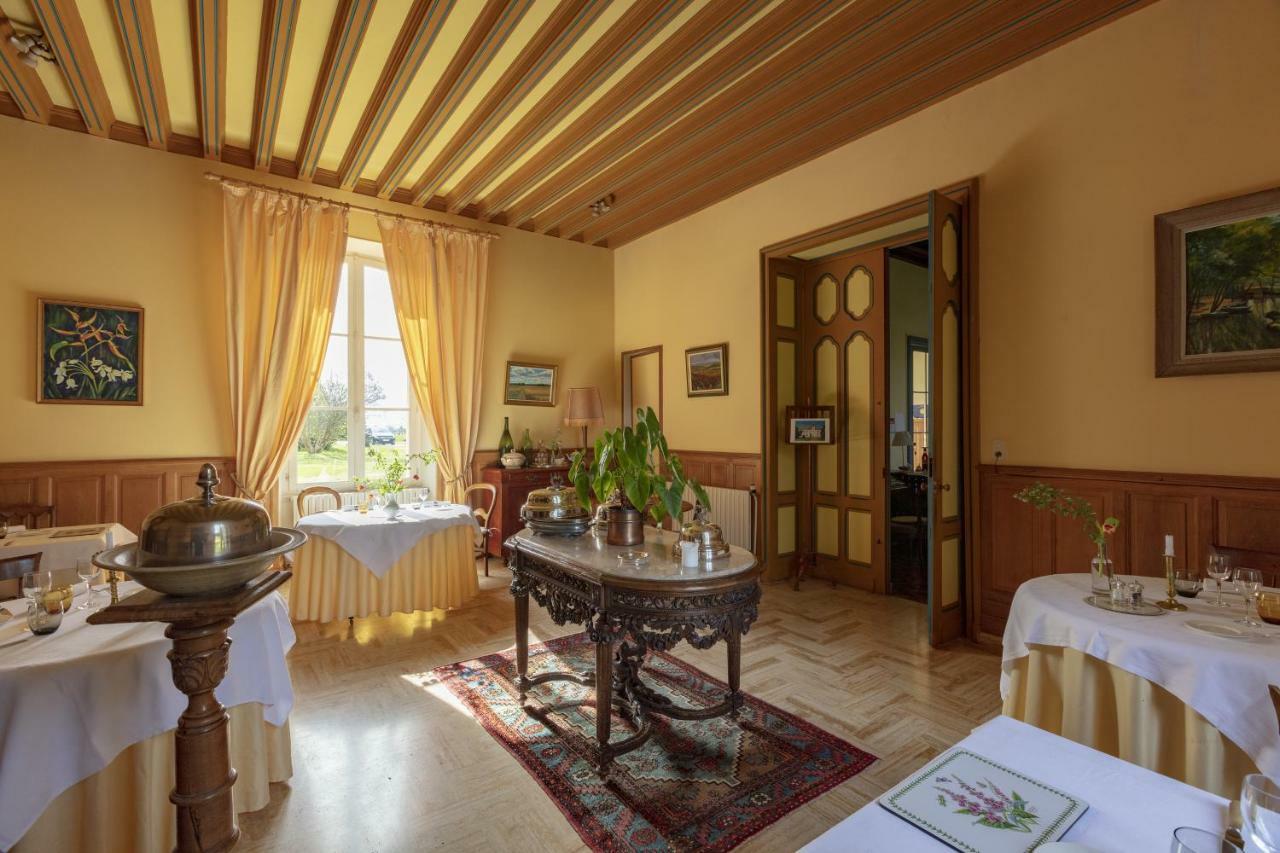 Chateau Des Salles Saint-Fort-sur-Gironde Екстериор снимка