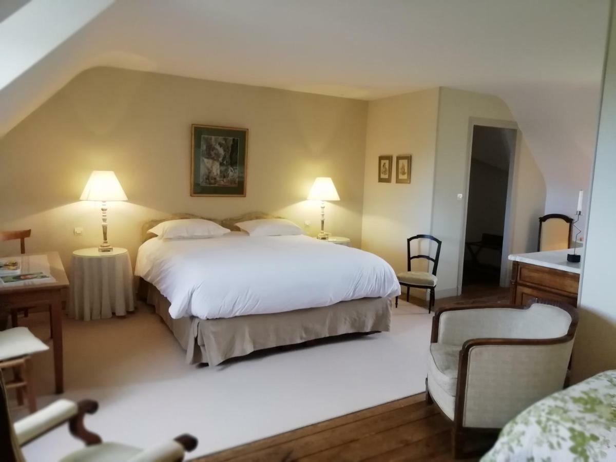 Chateau Des Salles Saint-Fort-sur-Gironde Екстериор снимка