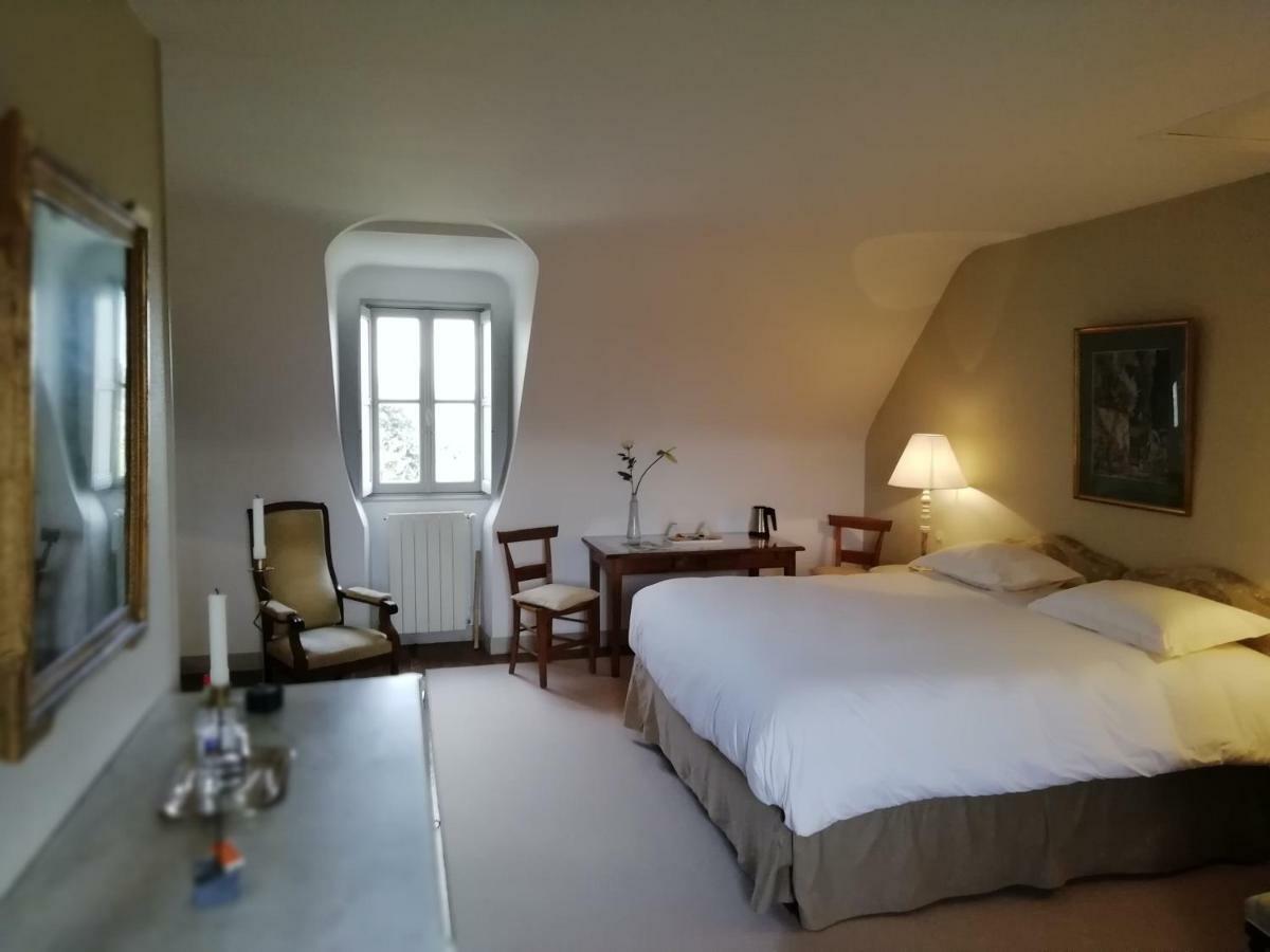 Chateau Des Salles Saint-Fort-sur-Gironde Екстериор снимка
